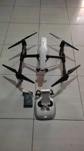Drone DJi inspire 1 V2 ( sem câmera ) voando normal