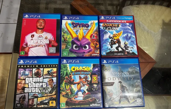 Lote 6 Jogos de PS4 originais(Gta V, Assassins Creed Odyssey, Crash e mais..)