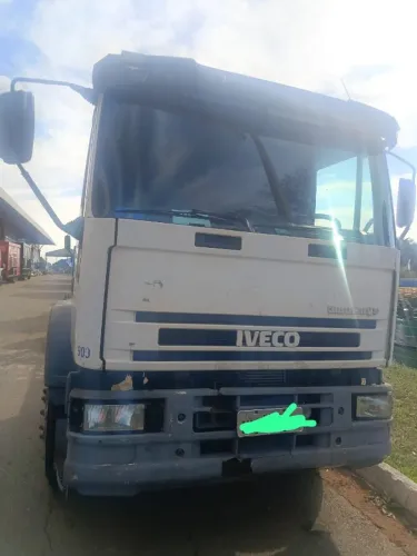 Caminhão Iveco 230e24