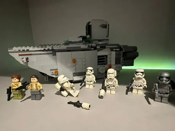 LEGO Star Wars 75103: First Order Transporter (2015)