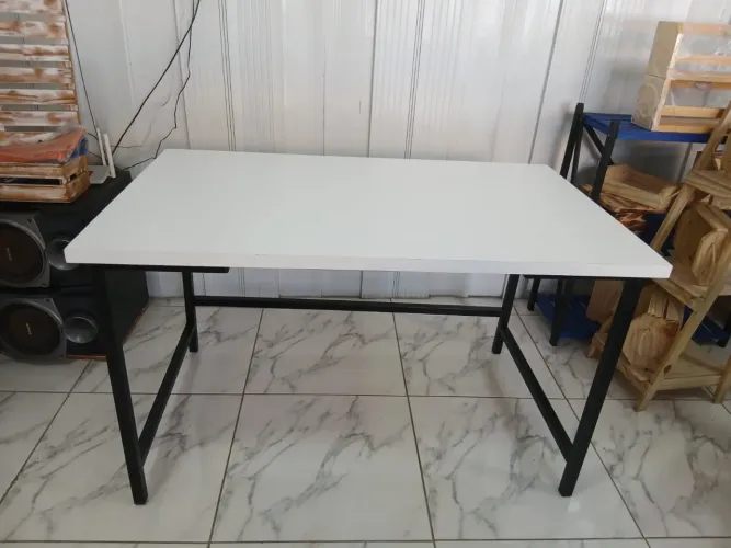 MESA DE ESCRITÓRIO 