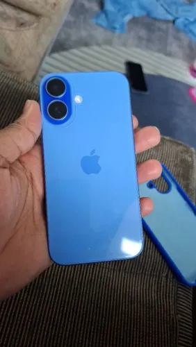 Vendo iphone 16 128 GB 3,200 aceito cartão,  juros por conta do comprador 