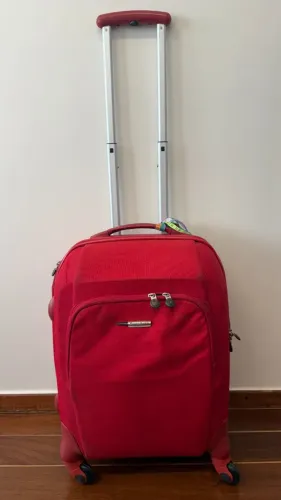 Mala de Viagem Samsonite Vermelha Média - Leve (3,8 kg) - Expansível