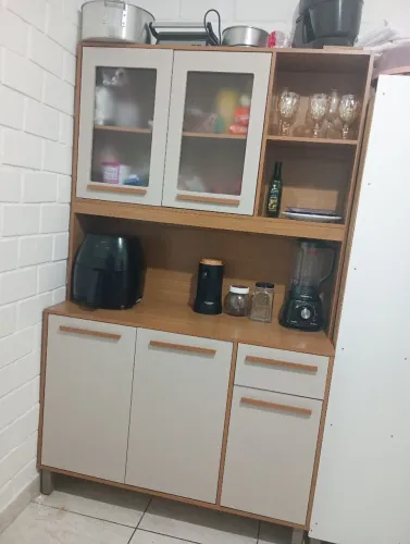 Armário semi-novo