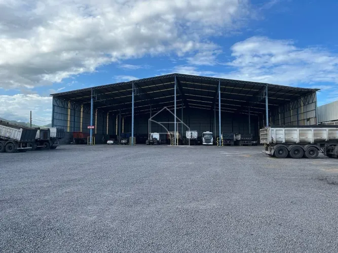 GALPÃO PARA LOCAÇÃO 4.400M2 NA SERRA