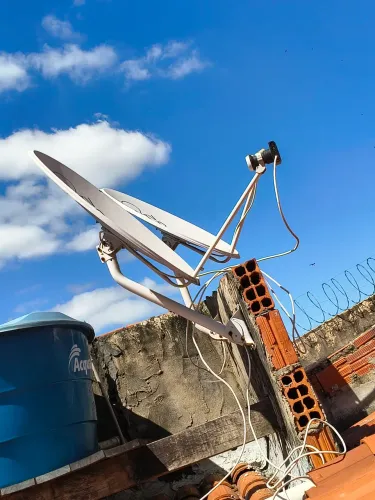 Vendo 2 antenas seminovas com cabos