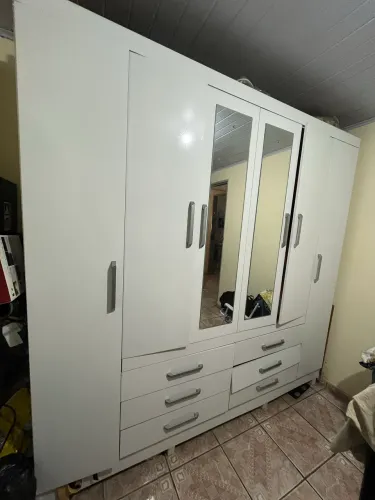 Guarda roupa grande 