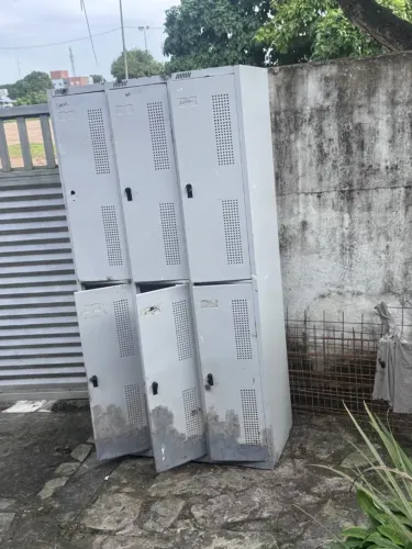 ARMÁRIO METÁLICO 6 PORTAS