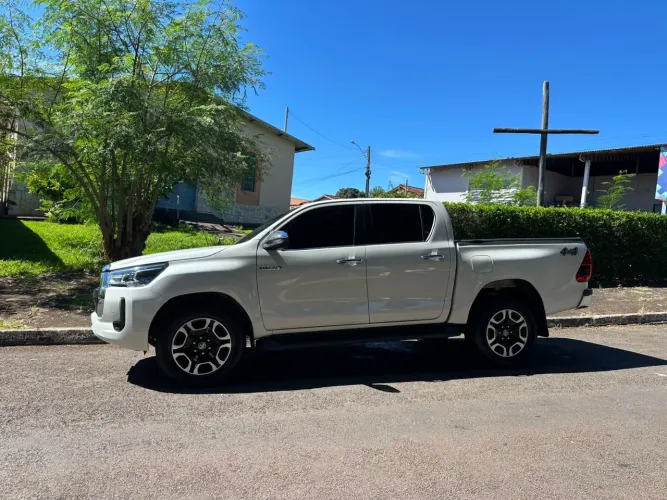 Toyota Hilux CD SRX 4X4 2.8 TDI 16V Diesel Aut. 2022
