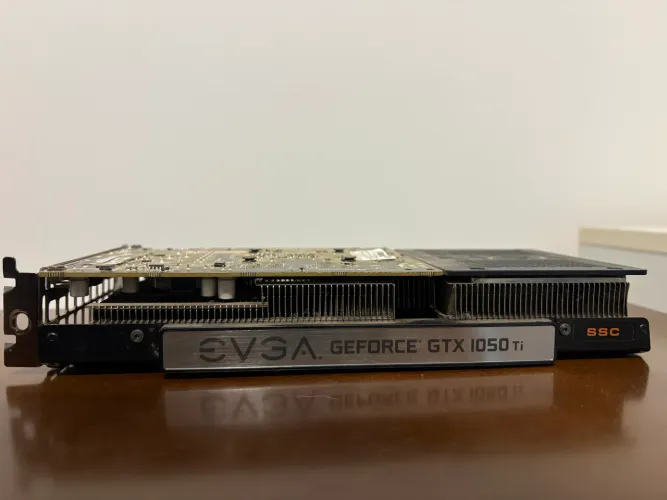 Placa de vídeo EVGA 1050ti 4gb