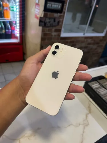 Vendo iPhone 12 branco 128GB
