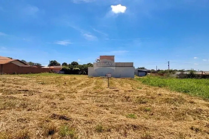 Terreno 215m² em Sales Oliveira - Jardim Canaã!