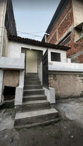 Vende-se casa em passarinho