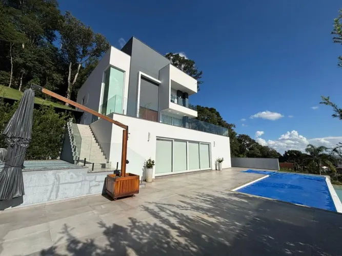Casa de cinema à venda em Treze Tílias