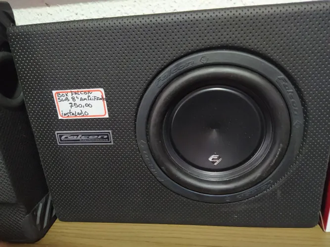 Box Falcon. Sub 8" amlificada. Nova. R$ 950,00. Instalado. 