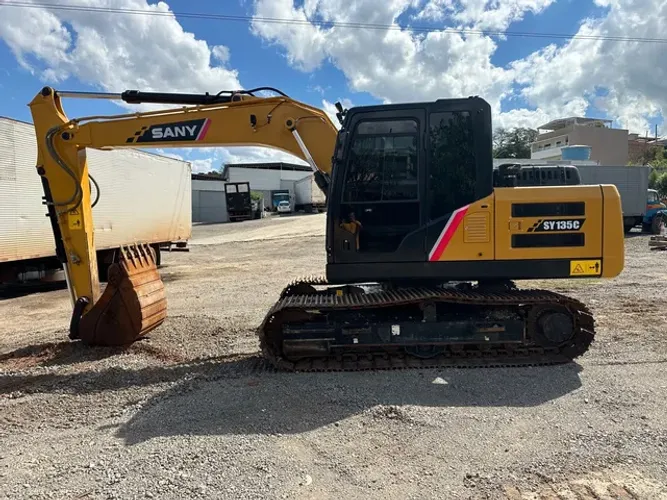 Escavadeira Sany SY135C 2022 Impecável
