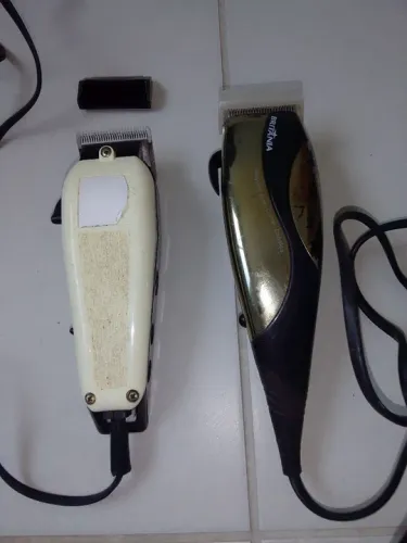 Duas Máquinas de Cortar Cabelo, 1 Wahl U.S.A e 1 Britânia. Usadas. Precisa afiar.