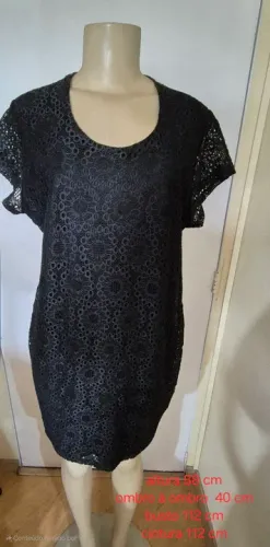 Vestido preto em renda