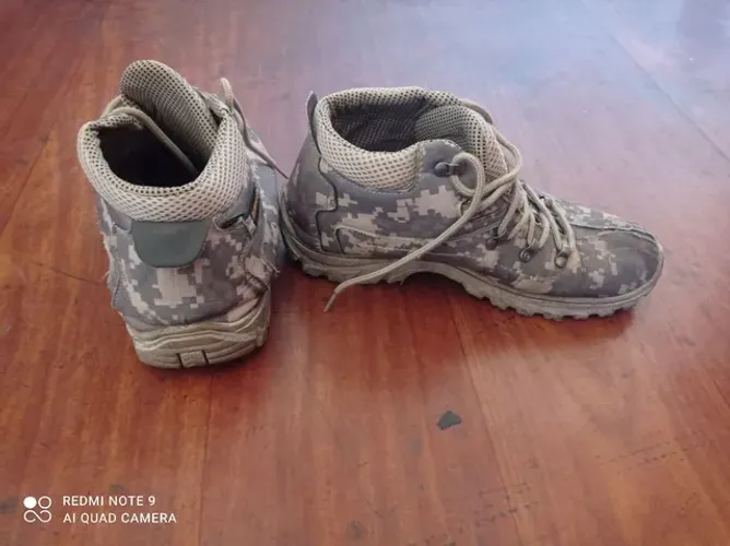 Moleton original, bota trilha