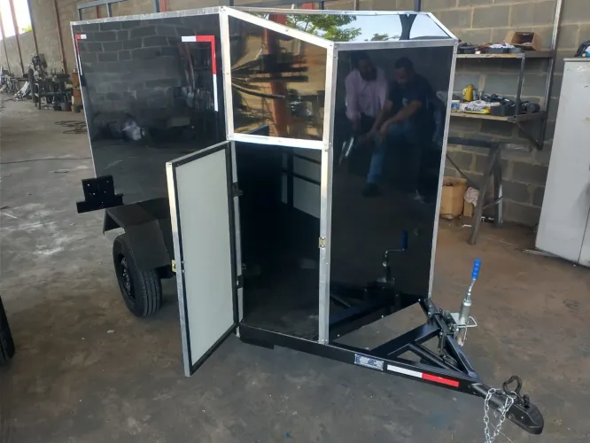 Carretinha de Reboque Modelo BAÚ EM ACM CARGO