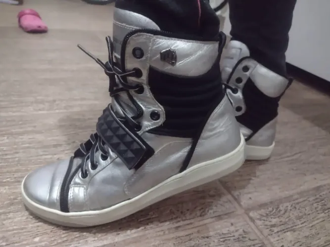 Bota de academia Hardcorefootwear número 36 serve 37.