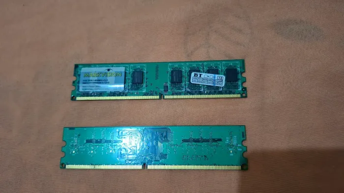 2x Memórias RAM DDR2 2GB 800MHz