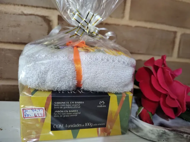 Kit Sabonete em Barra ekos  Natura + Toalha de lavabo