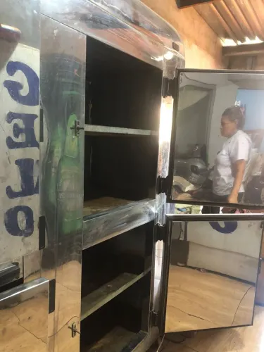 Vendo móveis distribuidora bebidas