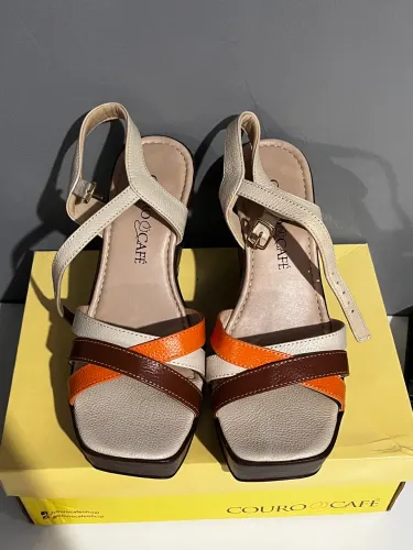 Plataforma / Couro café 