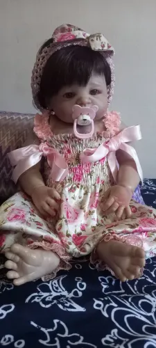 Bebe Reborn muito realista 55 cm