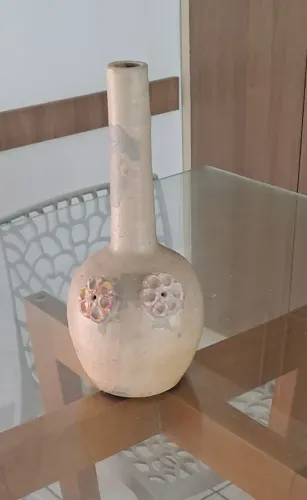 Jarro em cerâmica. Estilo envelhecido