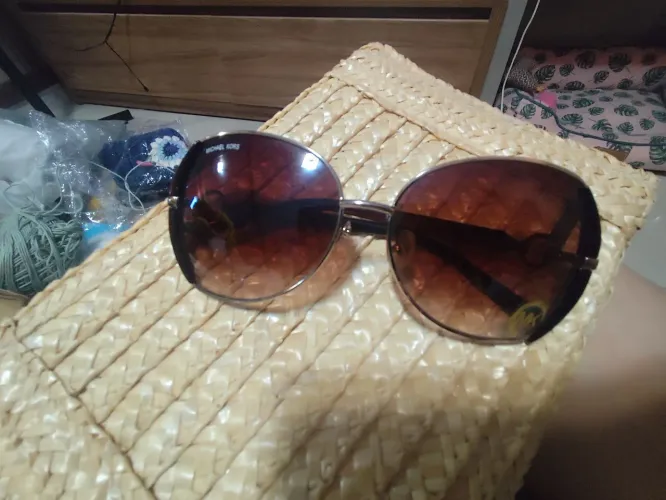 Lindo óculos de sol MK