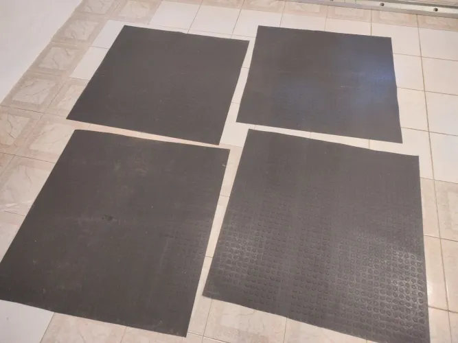 Piso emborrachado 4 un 1m x 1m Viamão 
