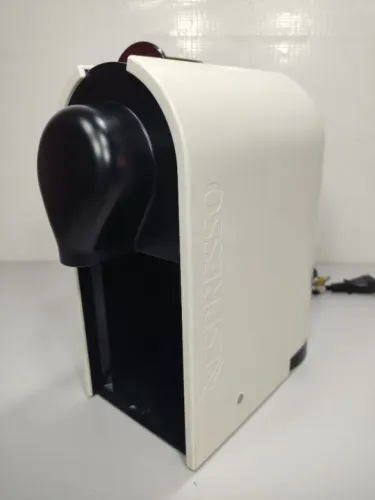 *Com Defeito LEIA a descrição*- Cafeteira Nespresso C50 110v Qbs Branco 127v (Usado)