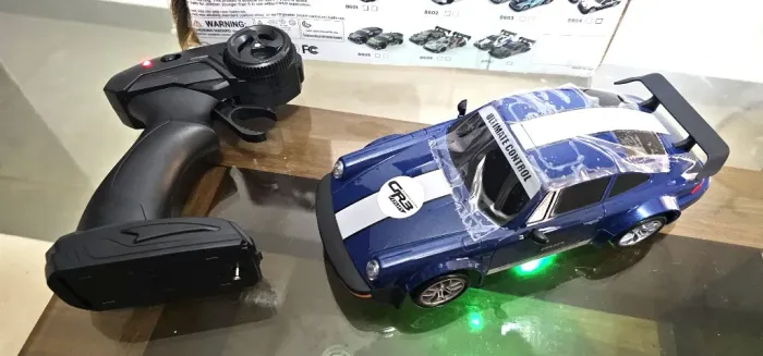 Carrinho de Controle Remoto Super Potente Para Drift 4x4 Farol Led Neon Bateria Recarregáv