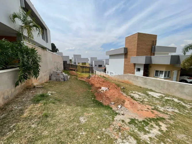 Terreno em Condomínio à venda no Condomínio Porto do Sol em Valinhos/SP