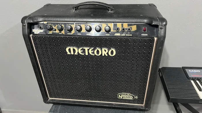 Amplificador Meteoro Nitrous 210Gs 