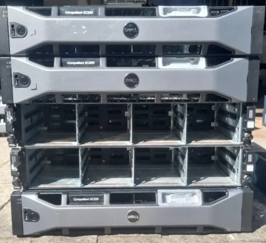 Servidor Chassis Storage Dell Compellent SC 220 24 baias 2.5