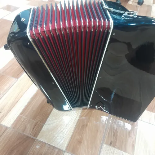 Acordeon universal 80 baixo 