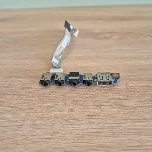 Placa Usb Auxiliar Avell G1512 New | Usada | Funcionando