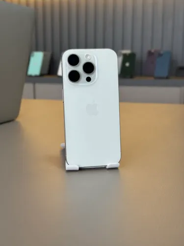 iPhone 15 Pro 256gb semi novo