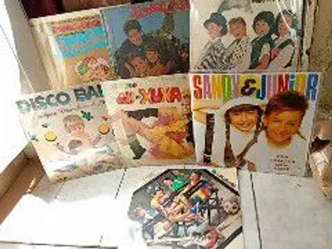 Lote com 18 lps infantil (xuxa, trem da alegria, balão magico,sandy e junior)