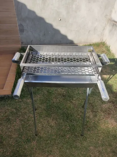Churrasqueira Portátil em Aço Inox