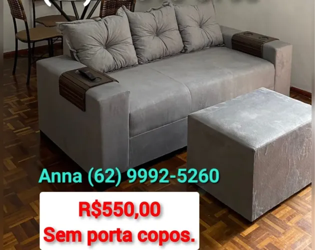 Sofá com Puff Cinza - Conforto e Design para sua Sala!