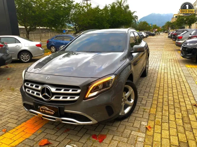 Mercedes-Benz GLA 200 Adv. 1.6/1.6 TB 16V Flex Aut. 2018