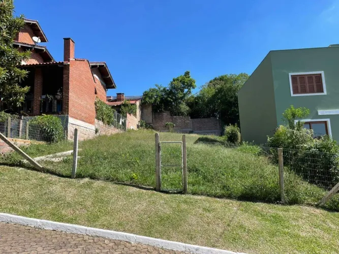 Terreno à venda no Condomínio Cantegril Fase II