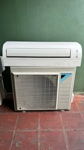 Hi Wall Inverter Daikin EcoSwing Smart Gold 18.000 btus 