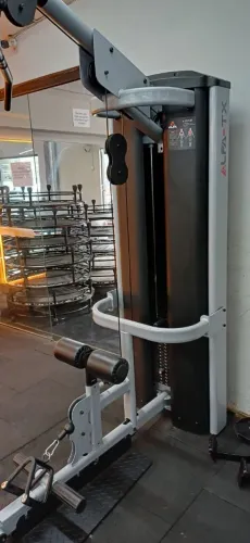 Aparelho de musculação Puley com remada baixa