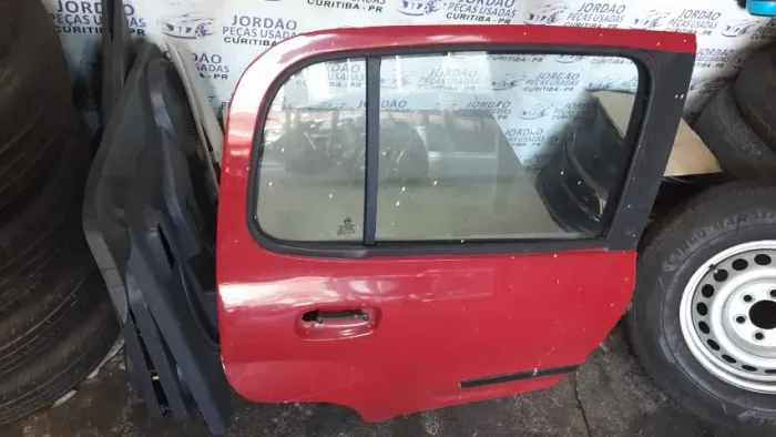 Porta traseira direita uno vivace  Sem acessórios 
