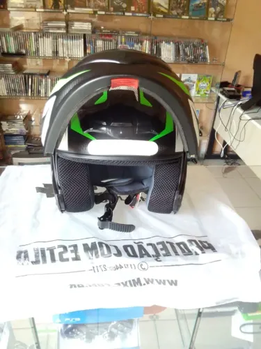Capacete escamotiavel NOVO